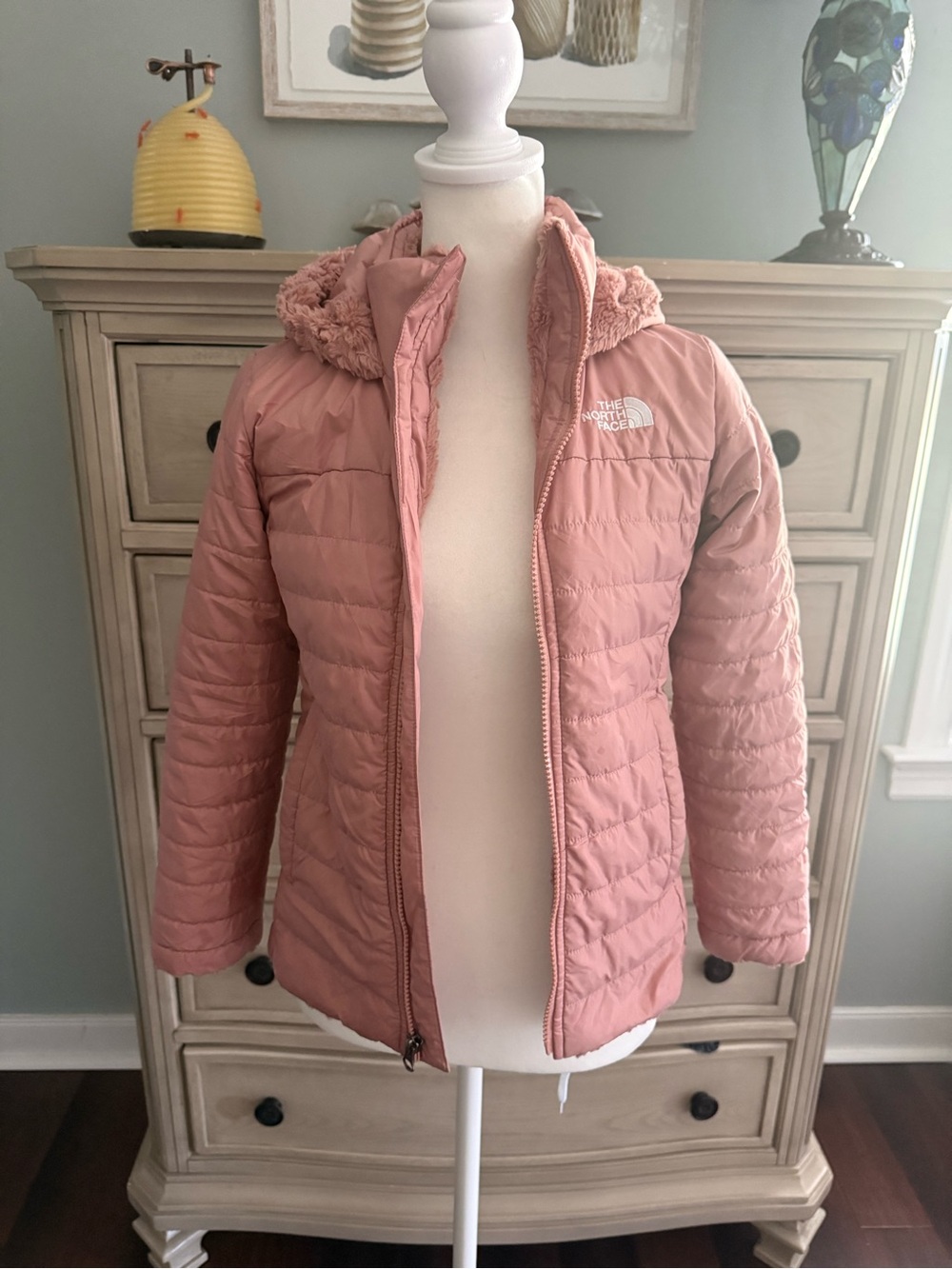 The North Face Girls Dusty Rose Hooded Quilted Puffer Jacket